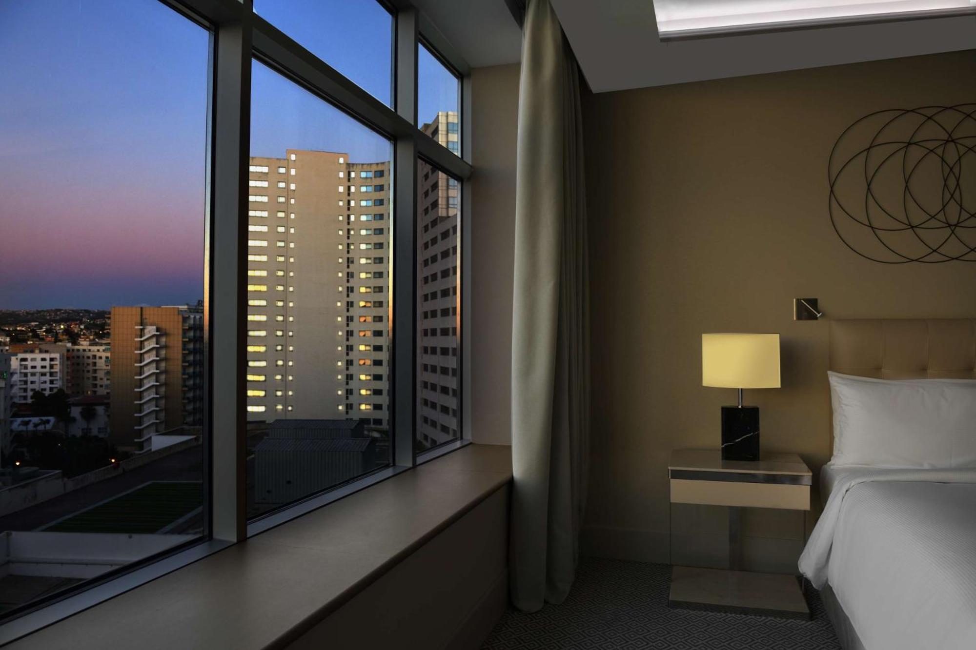 Hilton Tanger City Center Exteriér fotografie A guest room at the hotel
