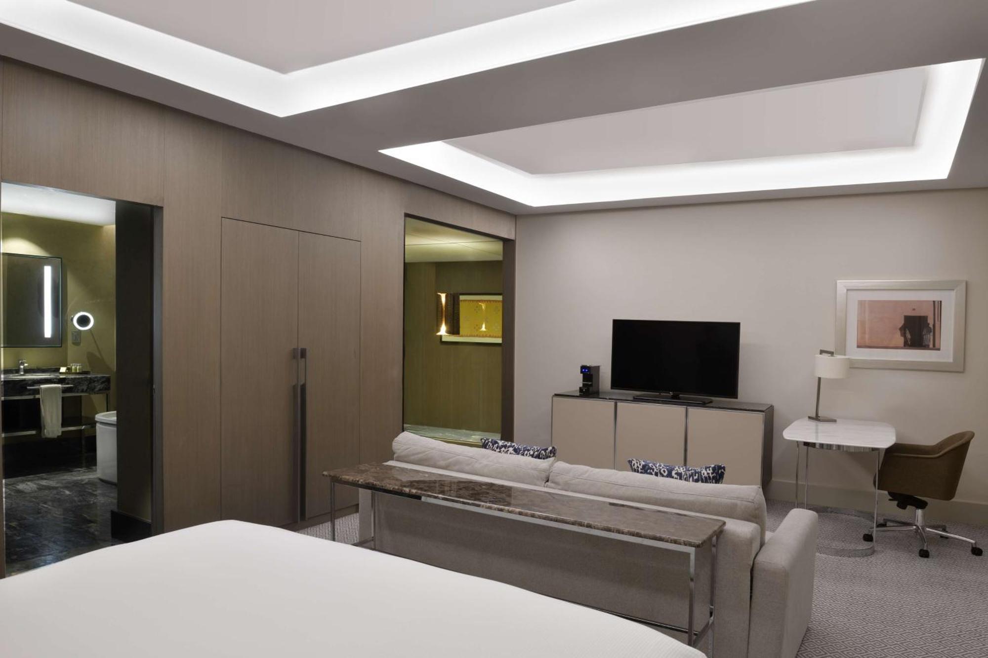 Hilton Tanger City Center Exteriér fotografie A typical room at the hotel