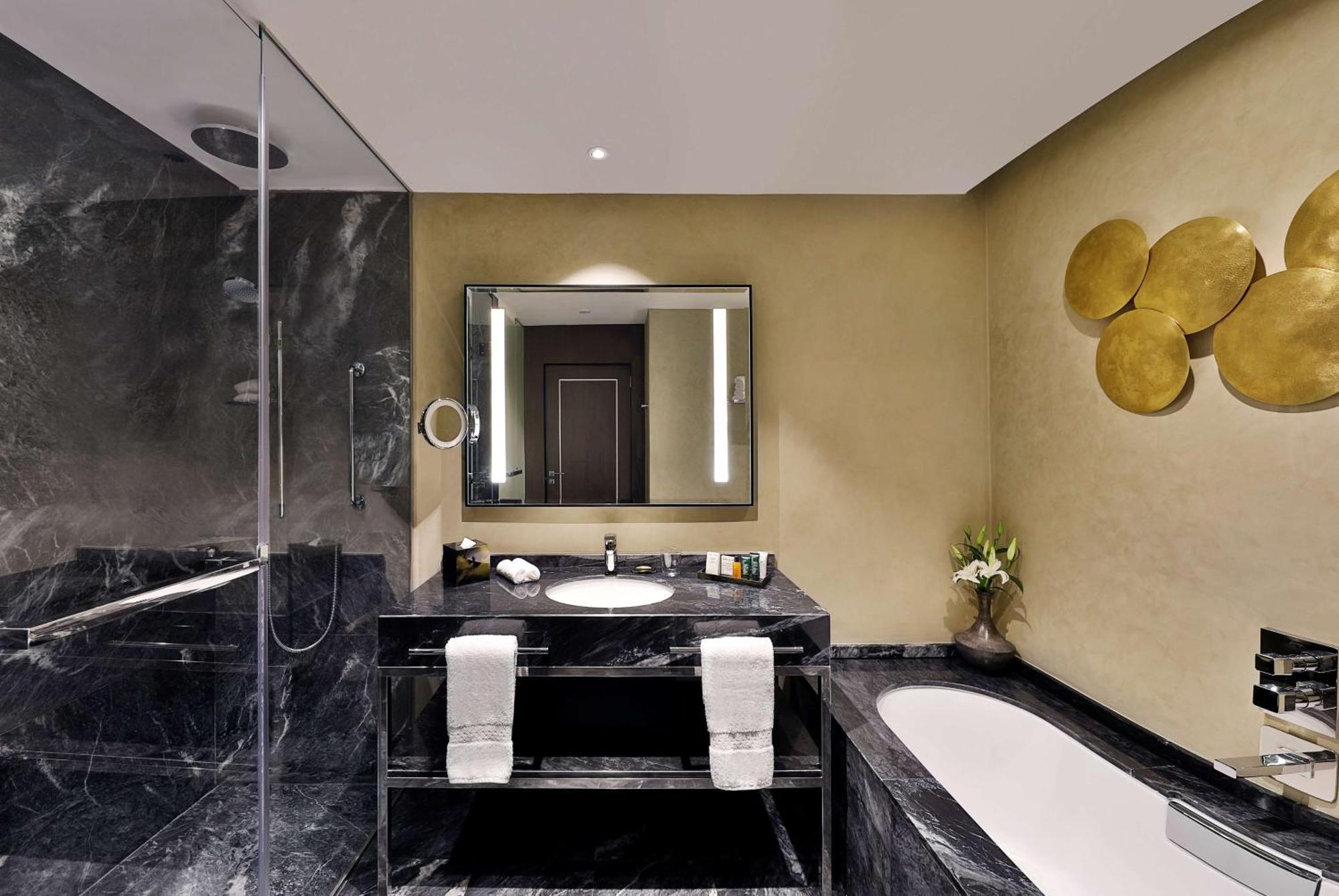 Hilton Tanger City Center Exteriér fotografie Bathroom